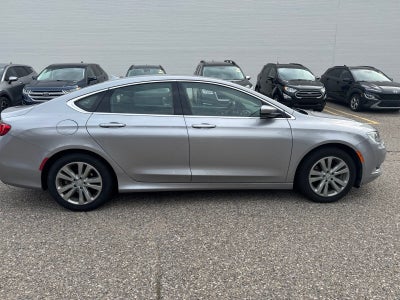 2016 Chrysler 200 Limited