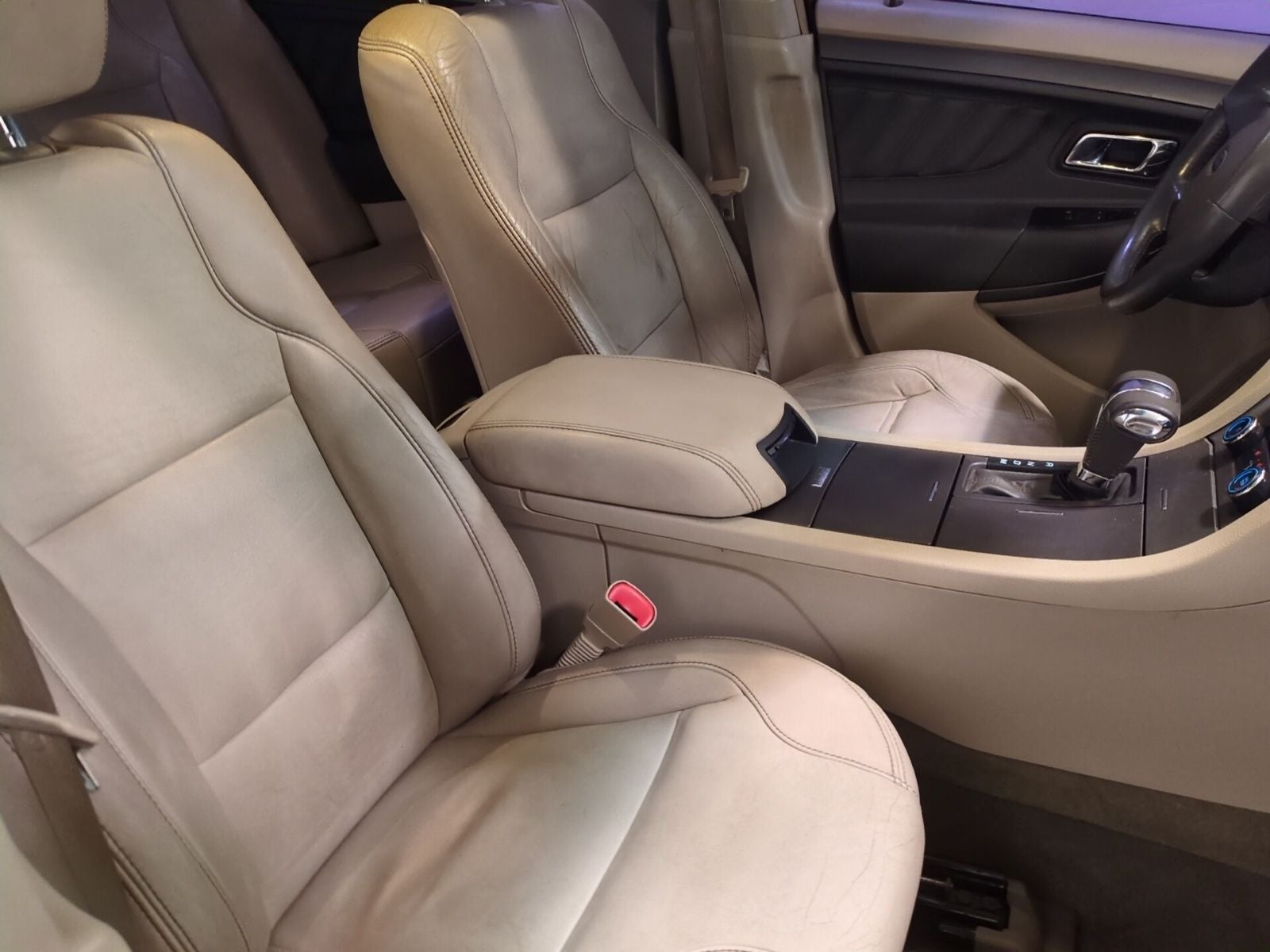 2010 Ford Taurus SEL