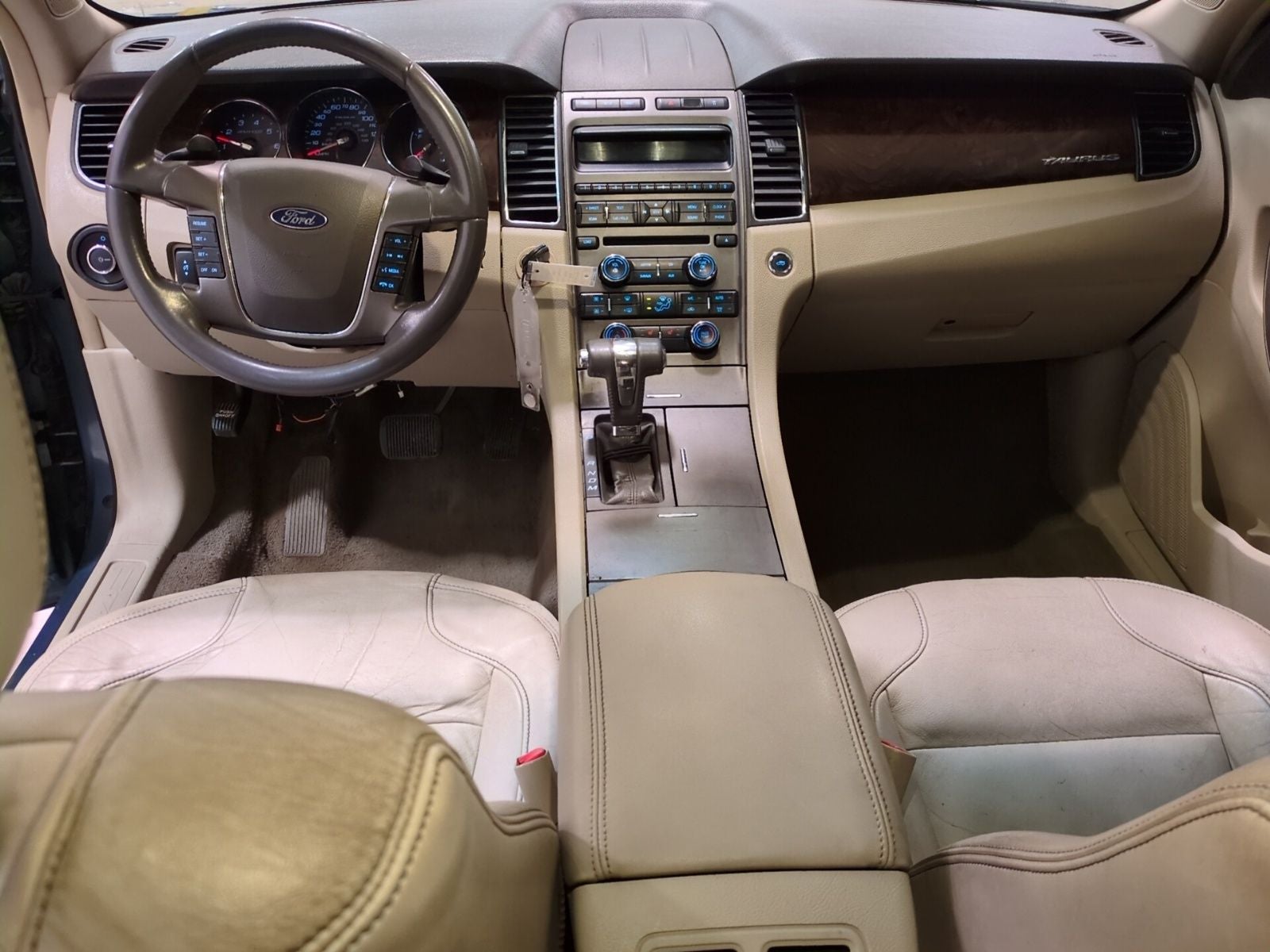 2010 Ford Taurus SEL