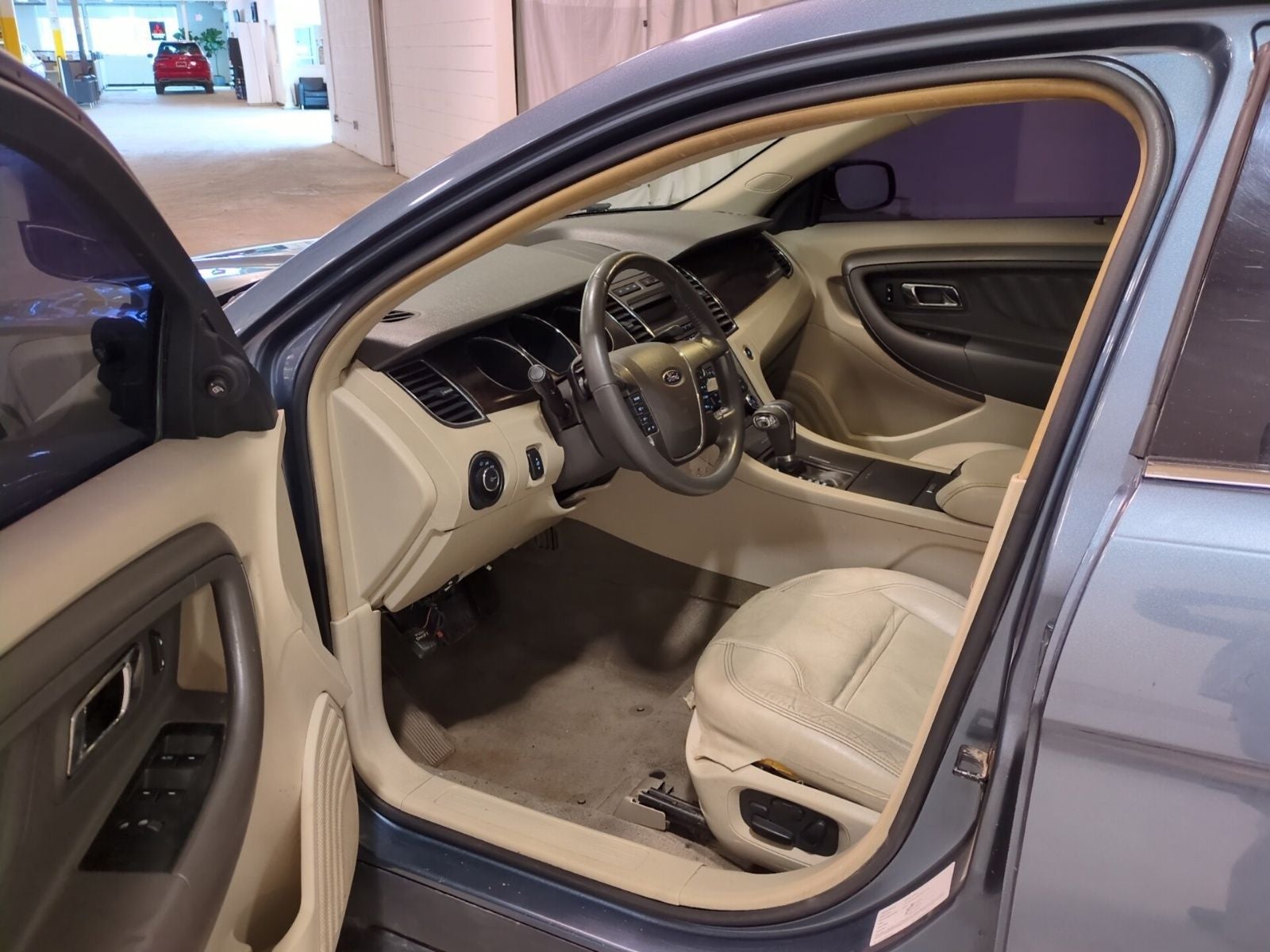 2010 Ford Taurus SEL