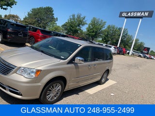 2015 Chrysler Town &amp; Country Touring-L
