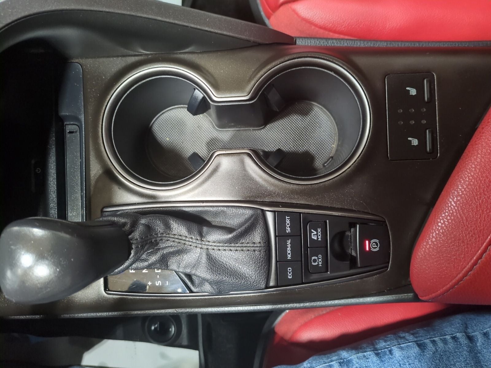 2021 Toyota Camry Hybrid XSE