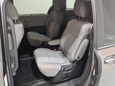 2022 Toyota Sienna LE 8 Passenger