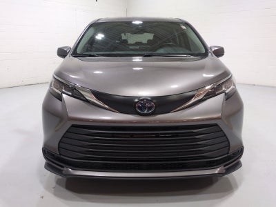 2022 Toyota Sienna LE 8 Passenger