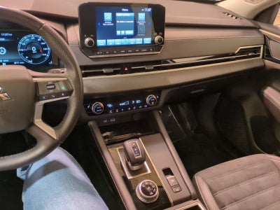 2023 Mitsubishi Outlander SE