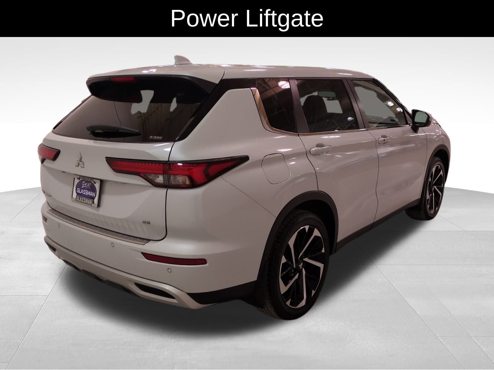 2023 Mitsubishi Outlander SE