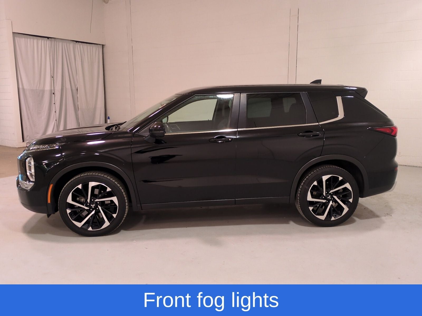 2023 Mitsubishi Outlander SE