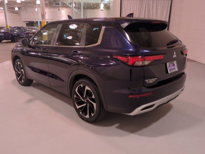 2023 Mitsubishi Outlander SE