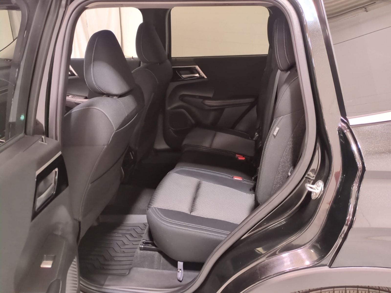 2024 Mitsubishi Outlander ES