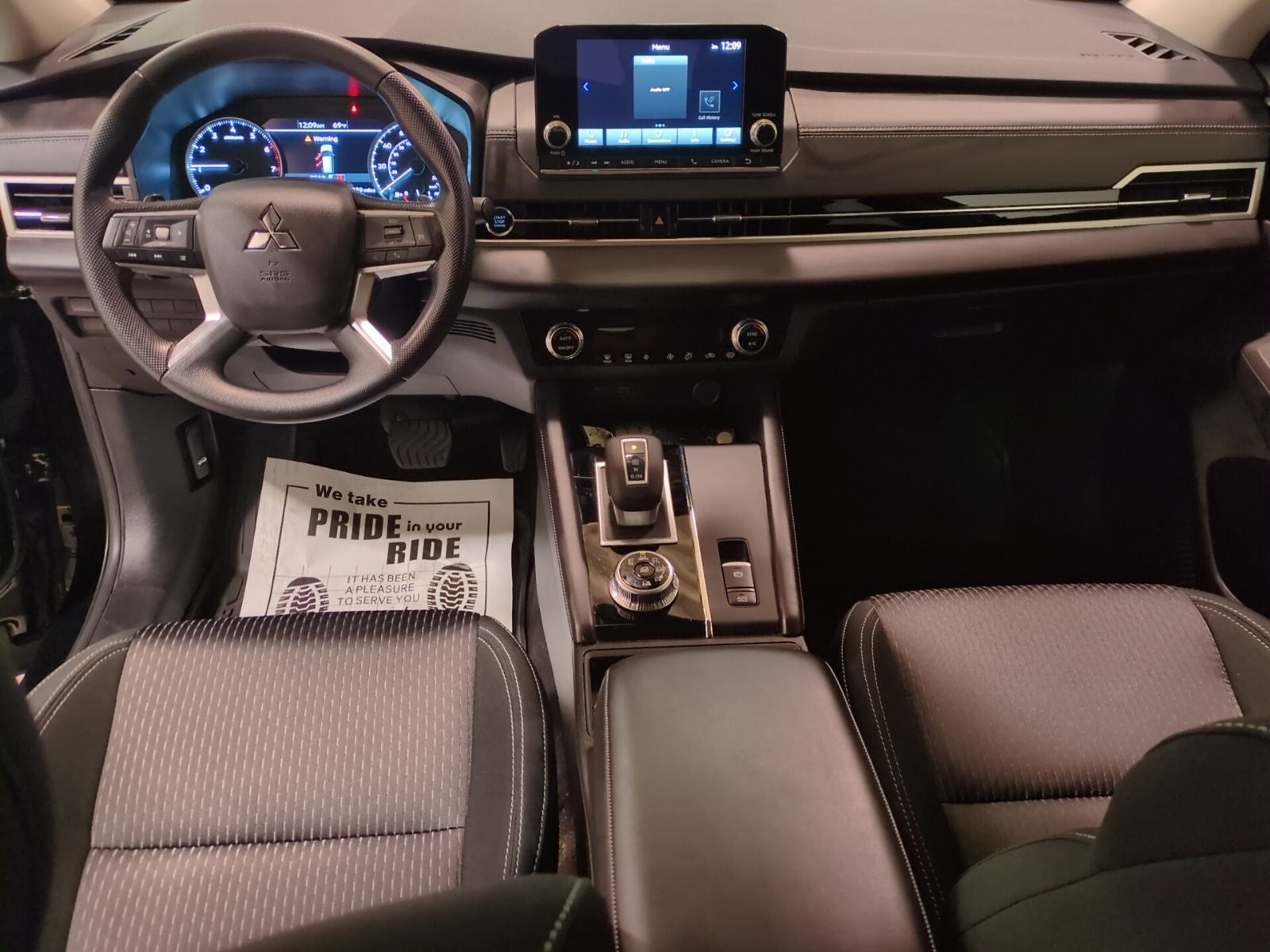 2024 Mitsubishi Outlander ES