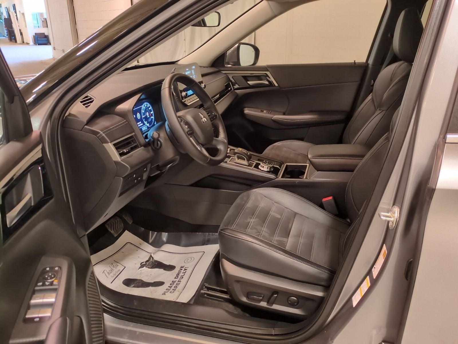 2024 Mitsubishi Outlander PHEV SE