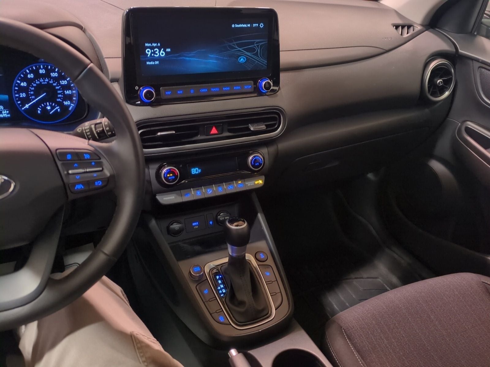 2023 Hyundai KONA SEL