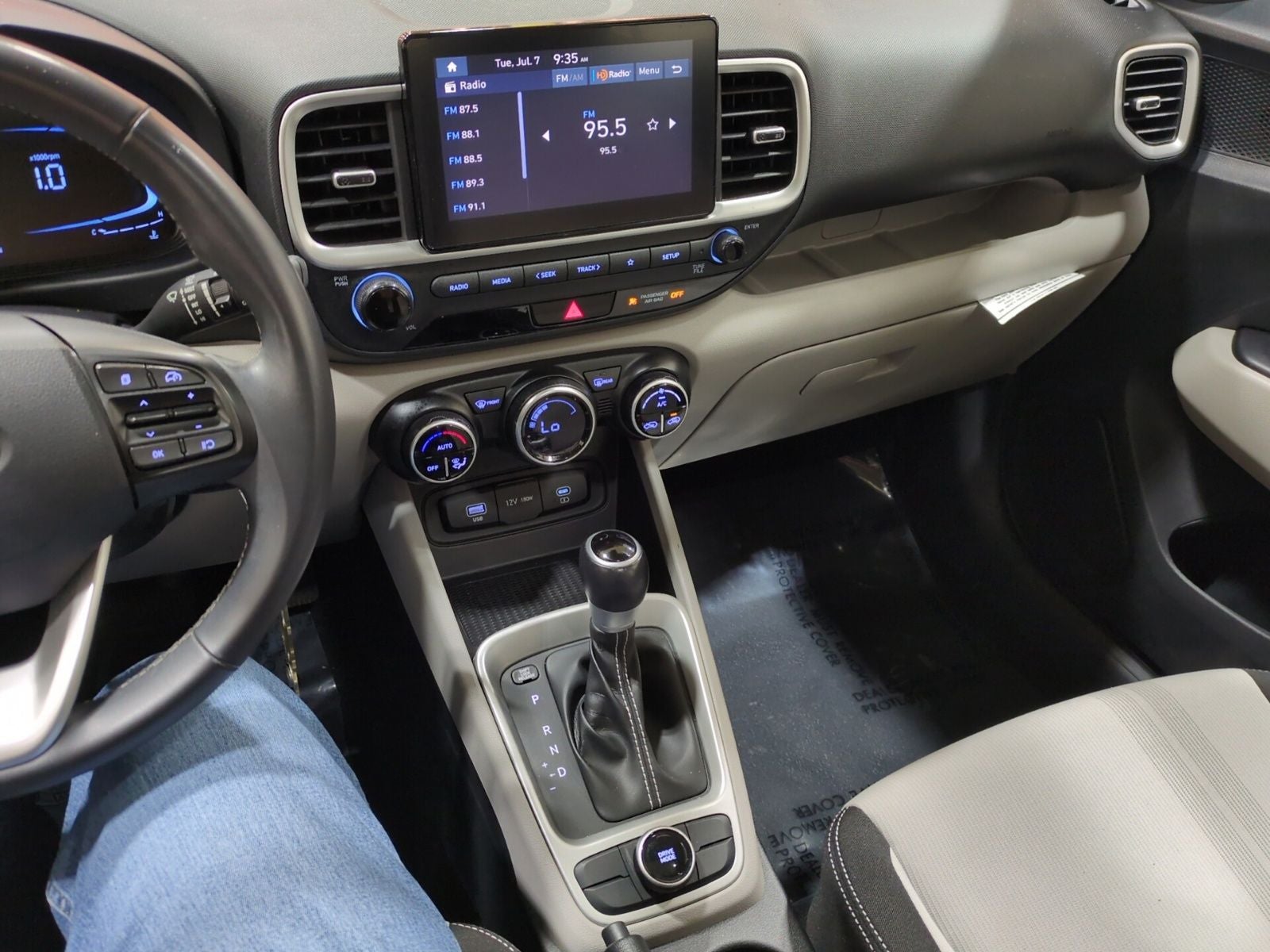 2023 Hyundai VENUE SEL