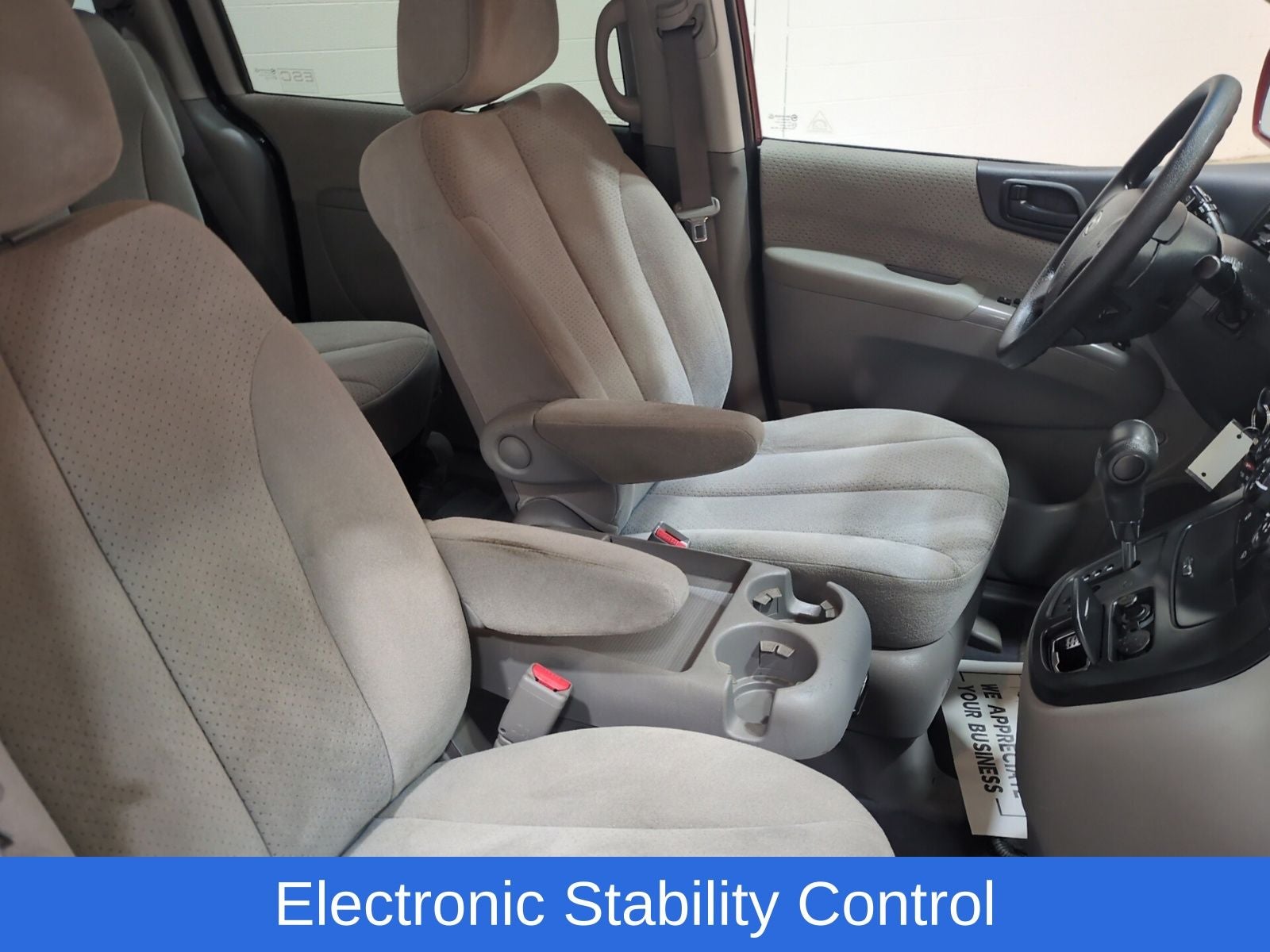 2008 Hyundai ENTOURAGE GLS
