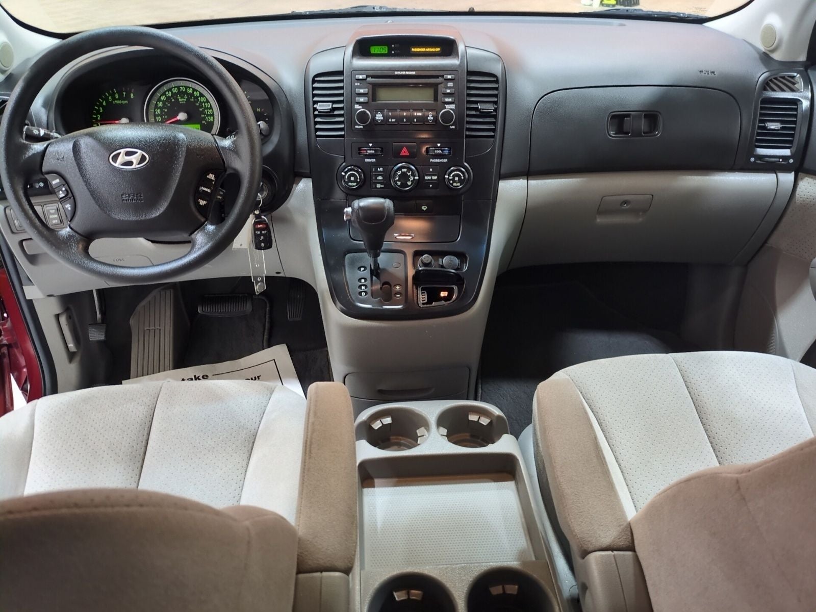 2008 Hyundai ENTOURAGE GLS