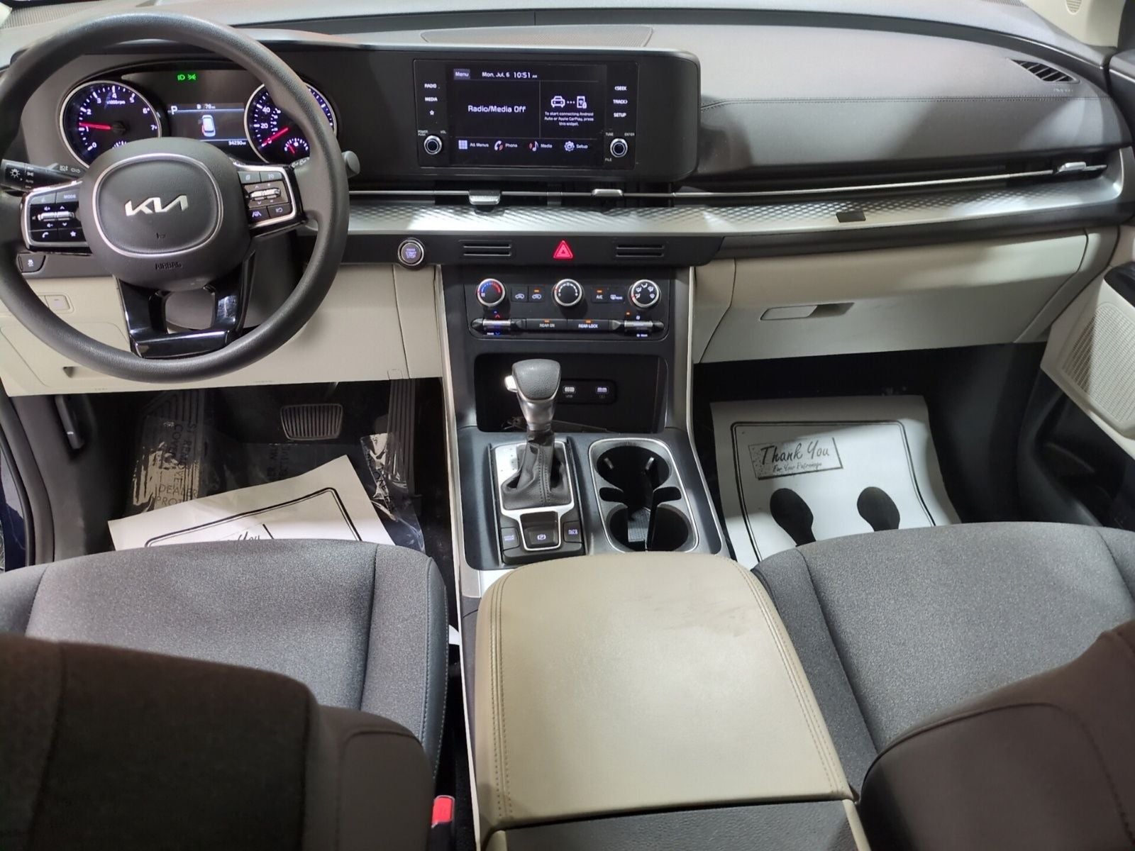 2024 Kia Carnival LX