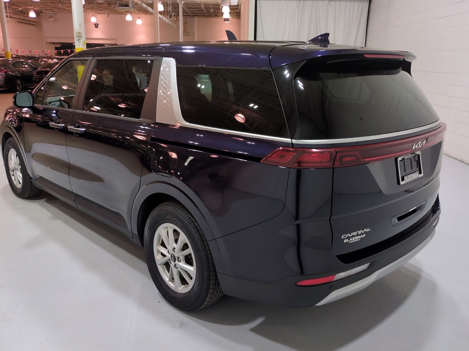 2024 Kia Carnival LX