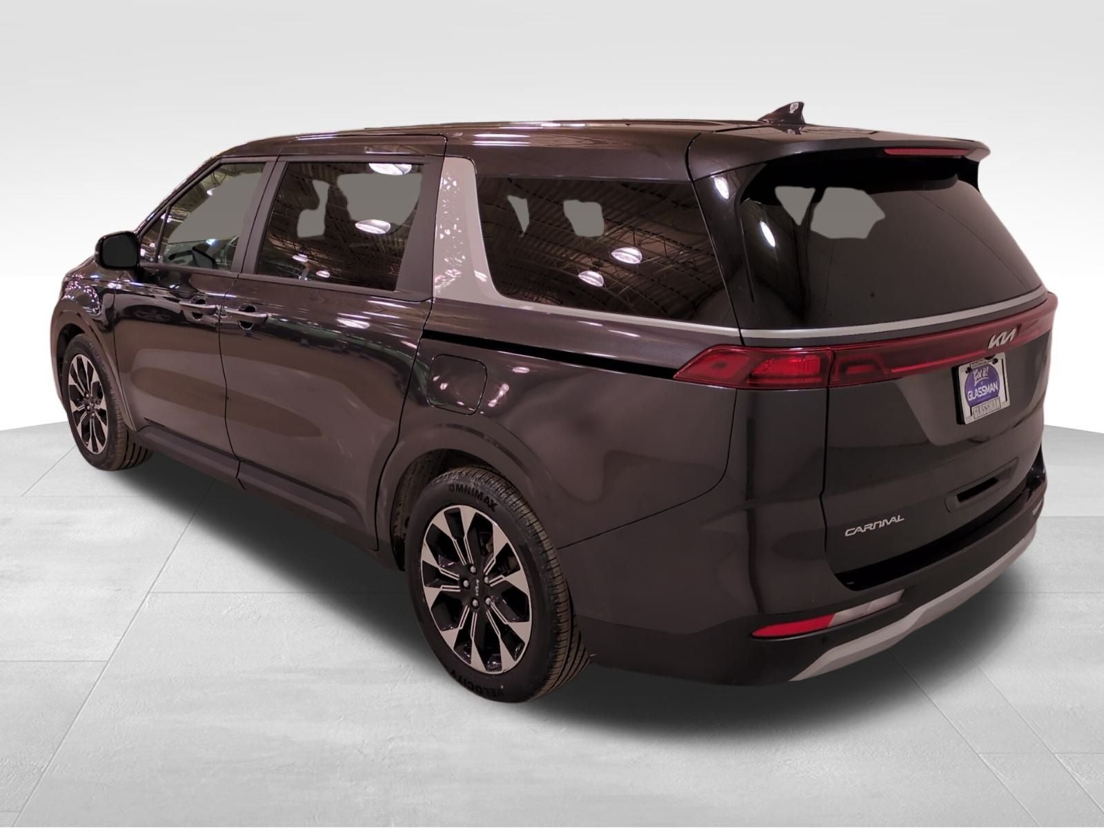 2023 Kia Carnival EX
