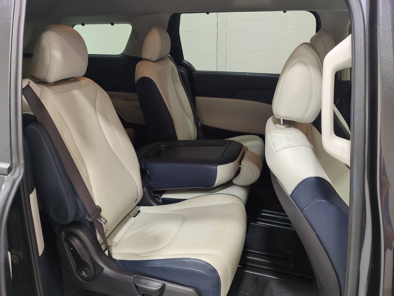 2025 Kia Carnival EX