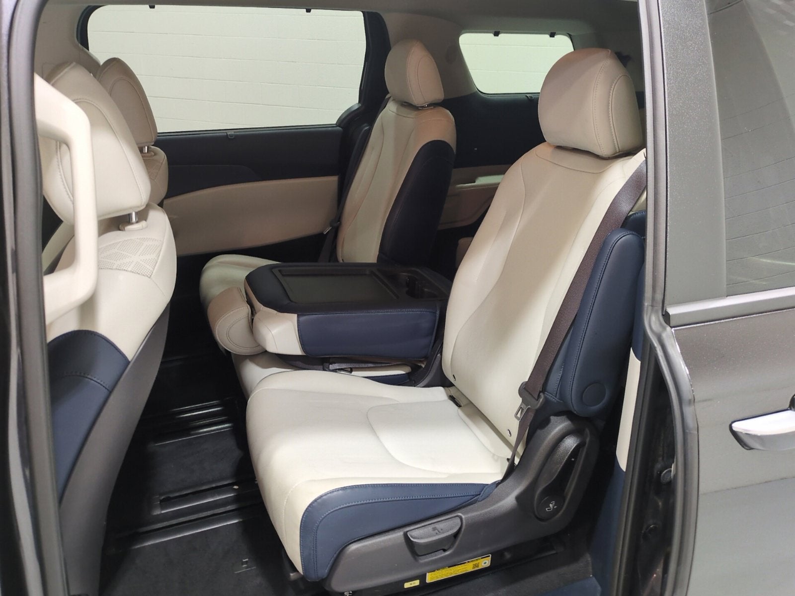 2025 Kia Carnival EX