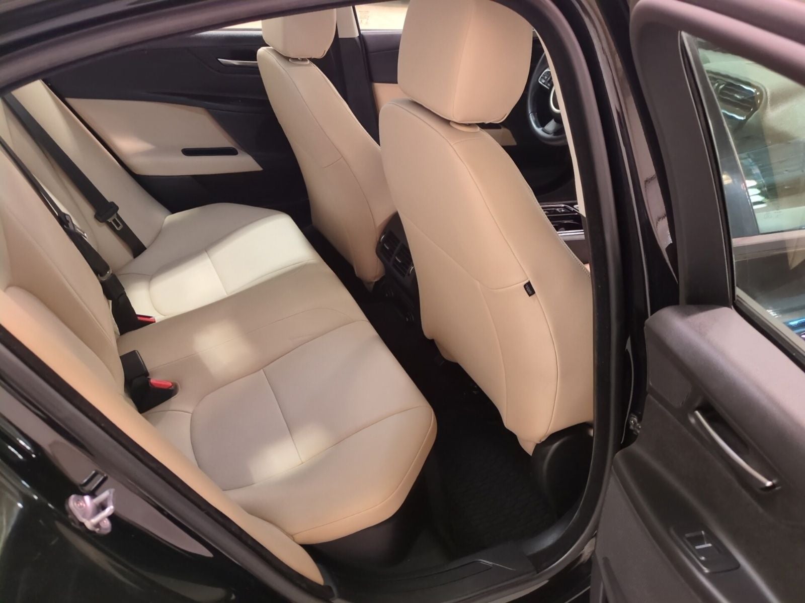 2018 Jaguar XE 25t Premium