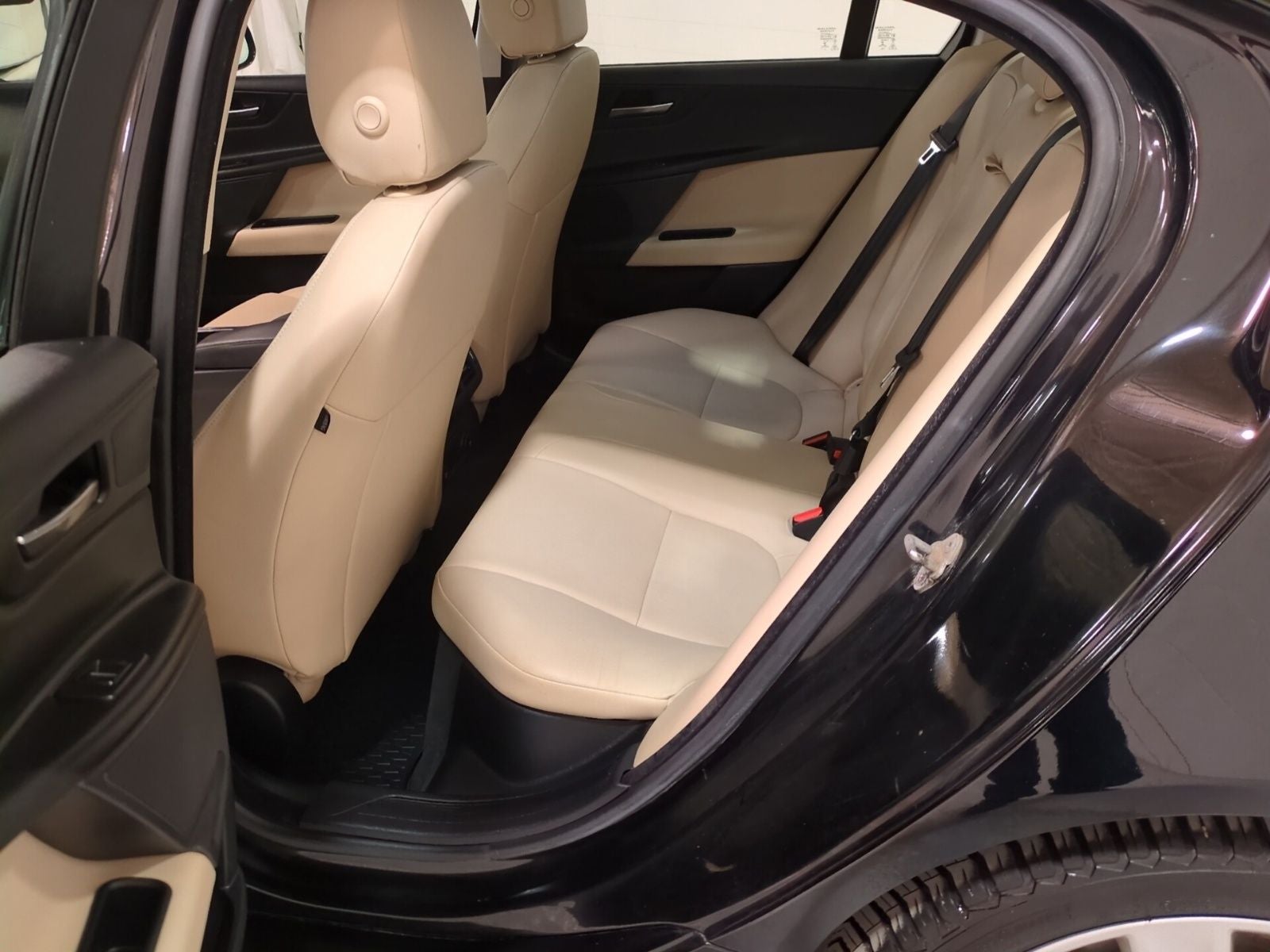 2018 Jaguar XE 25t Premium