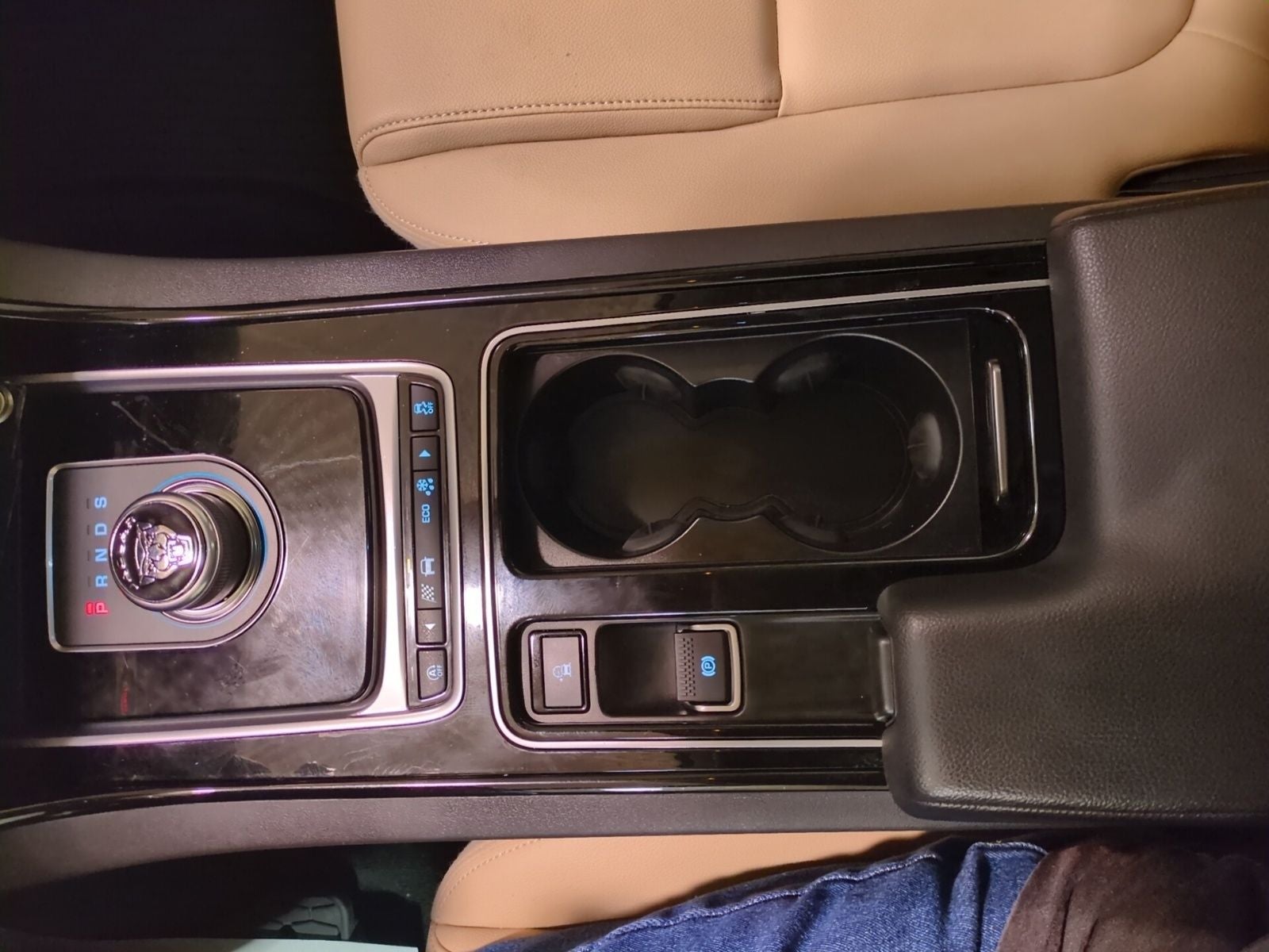 2018 Jaguar XE 25t Premium