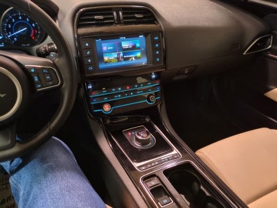 2018 Jaguar XE 25t Premium